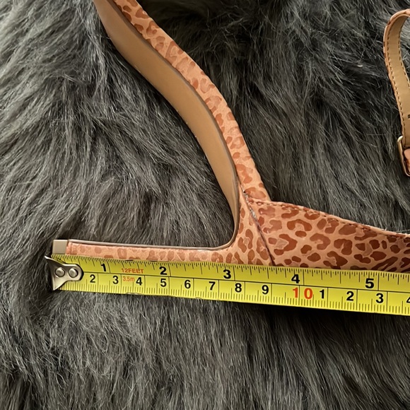 Giraffe Print Heels - Picture 5 of 6